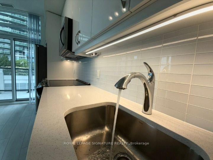 Photo 15 of Unit 411, 38 Annie Craig Drive, Etobicoke, Mimico — HOMEH