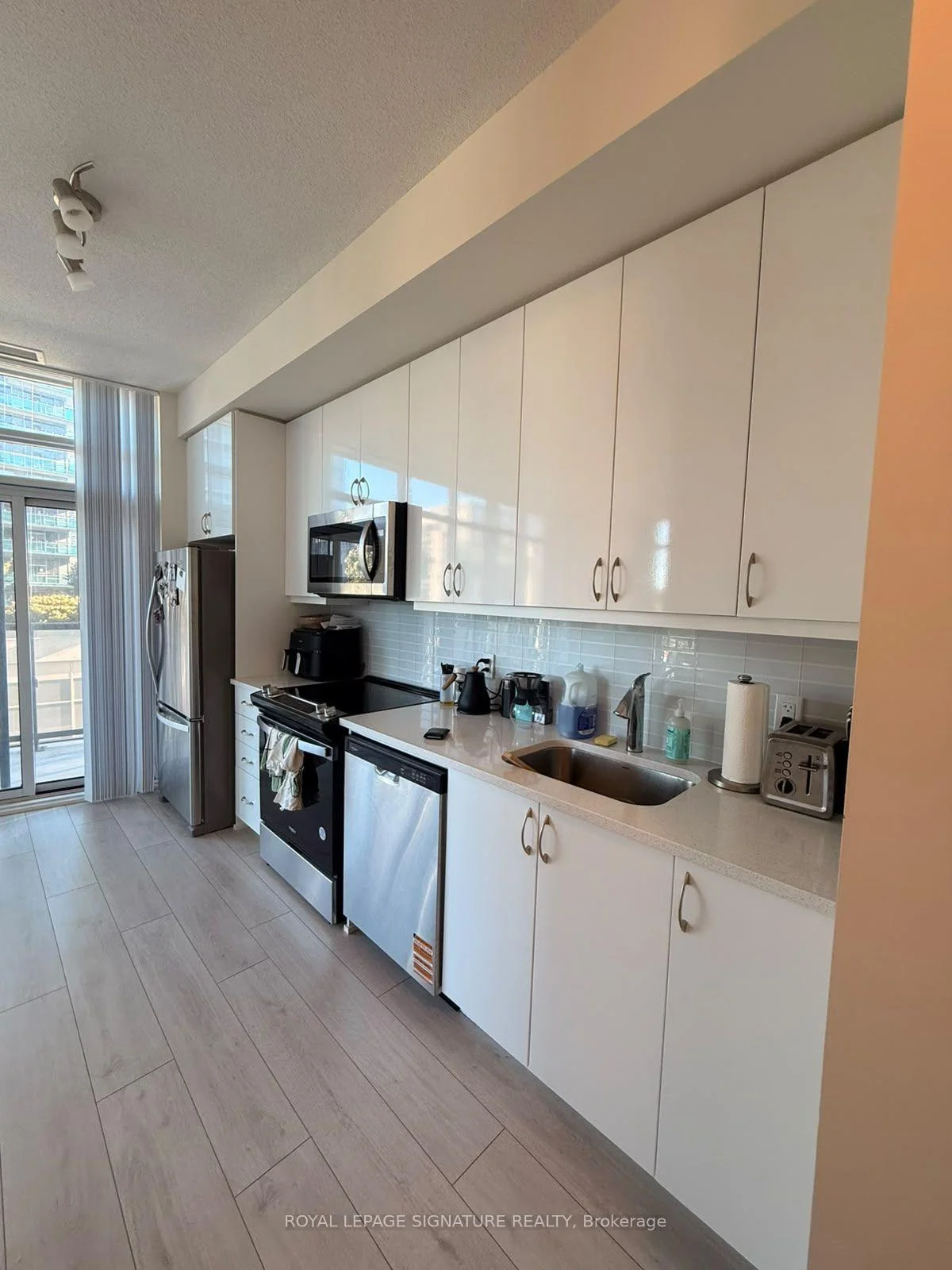 Photo 14 of Unit 411, 38 Annie Craig Drive, Etobicoke, Mimico — HOMEH