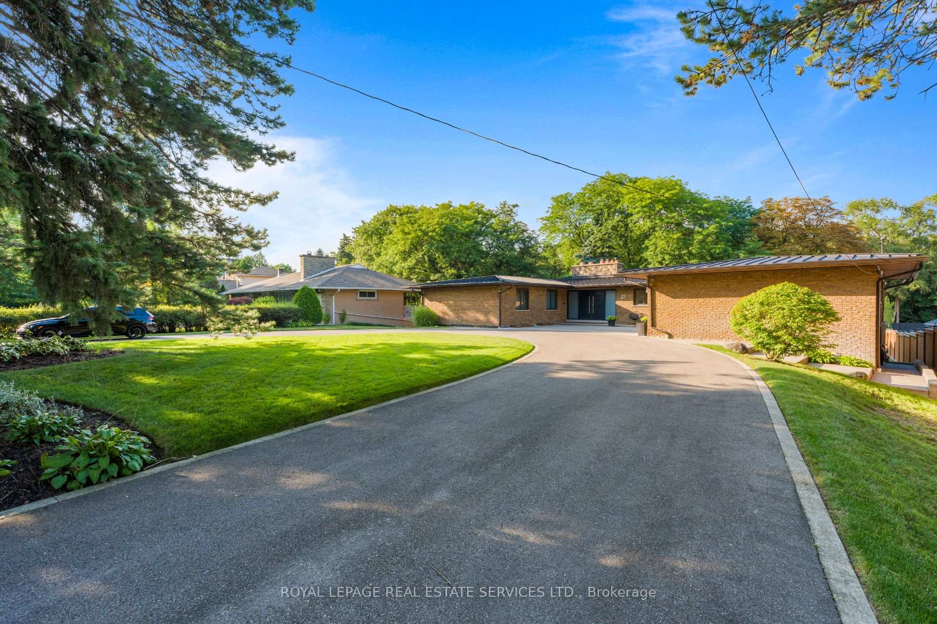 Photo 2 of 23 Lorraine Gardens, Etobicoke, Islington-City Centre West — HOMEH