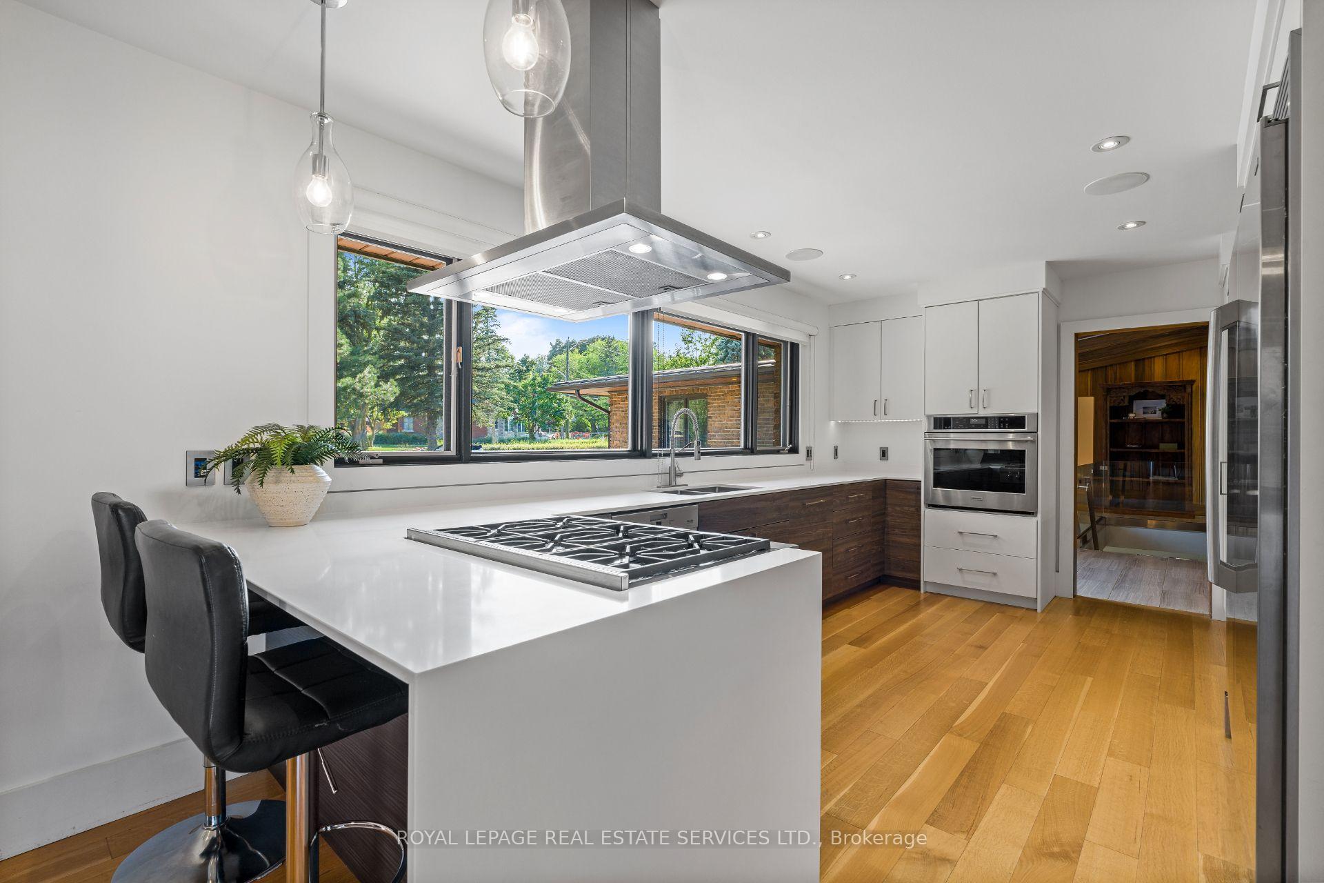 Photo 13 of 23 Lorraine Gardens, Etobicoke, Islington-City Centre West — HOMEH