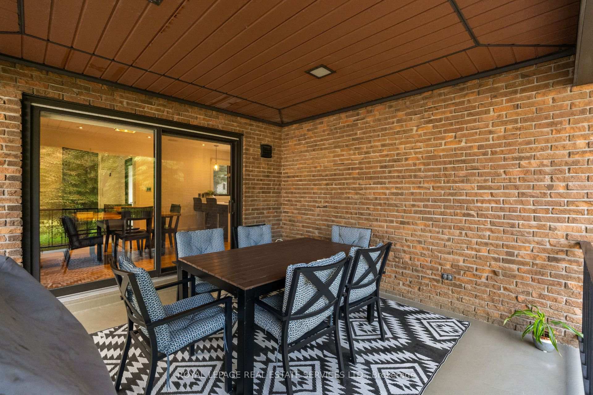 Photo 19 of 23 Lorraine Gardens, Etobicoke, Islington-City Centre West — HOMEH