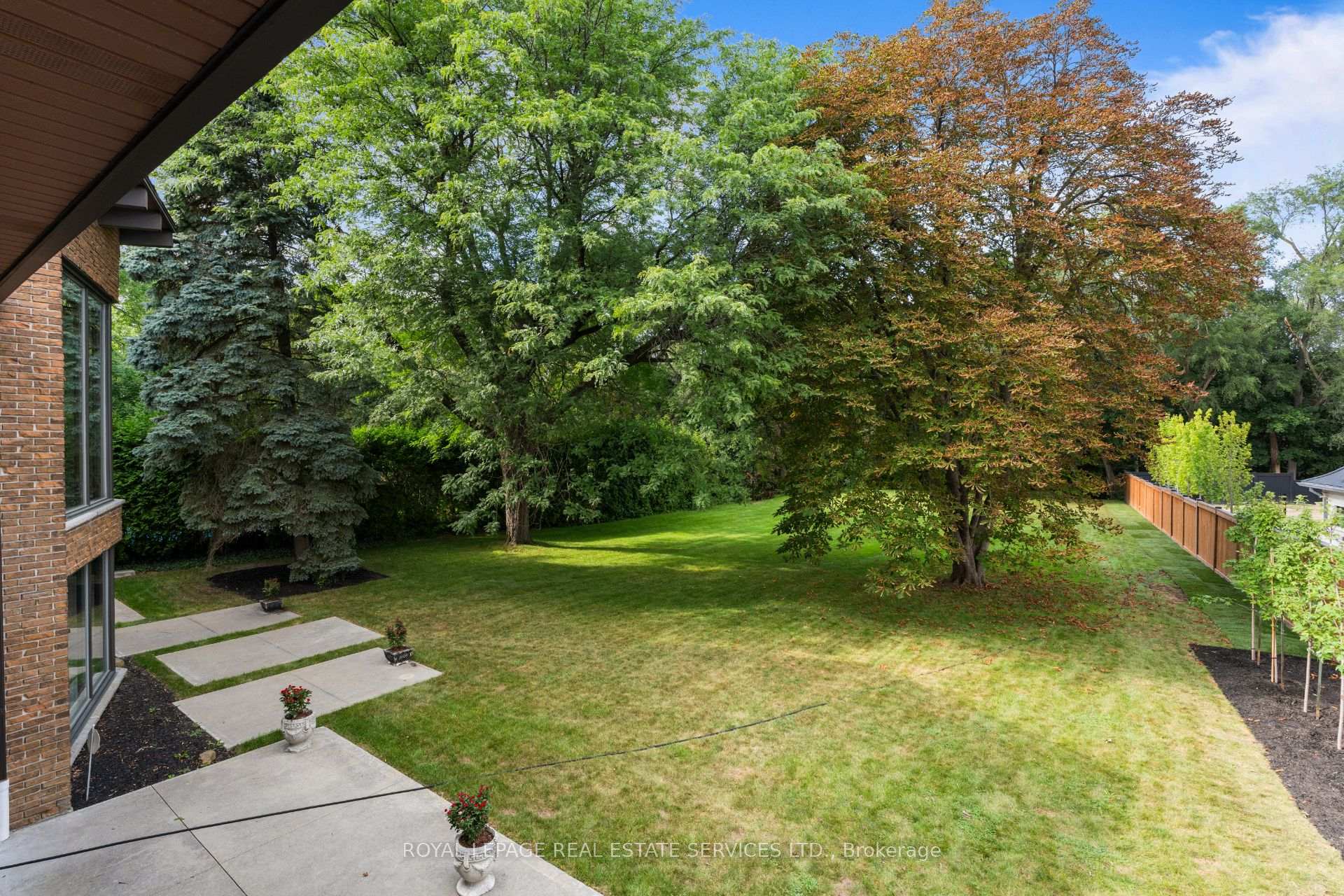 Photo 20 of 23 Lorraine Gardens, Etobicoke, Islington-City Centre West — HOMEH