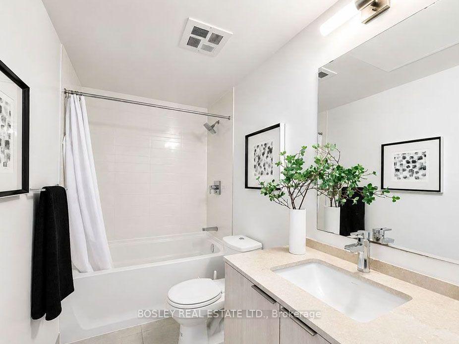 Photo 7 of Unit 4307, 11 Wellesley Street, Toronto, Bay Street Corridor — HOMEH