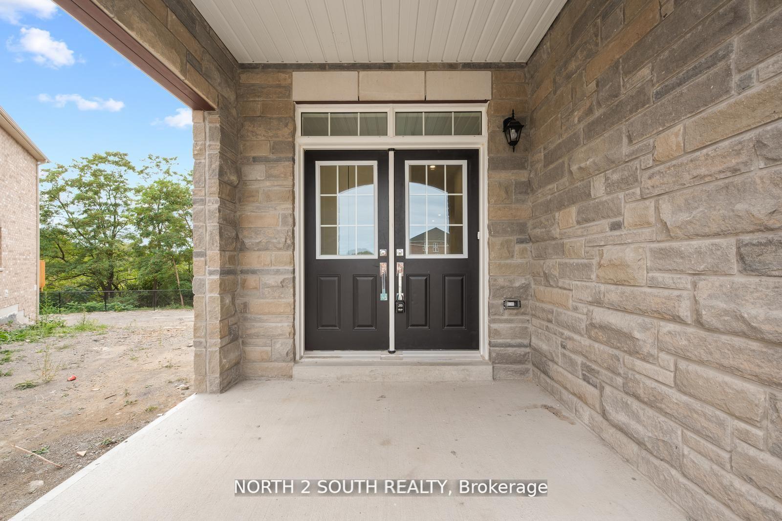 Photo 2 of 19 Virro Court, Vaughan, Elder Mills — HOMEH