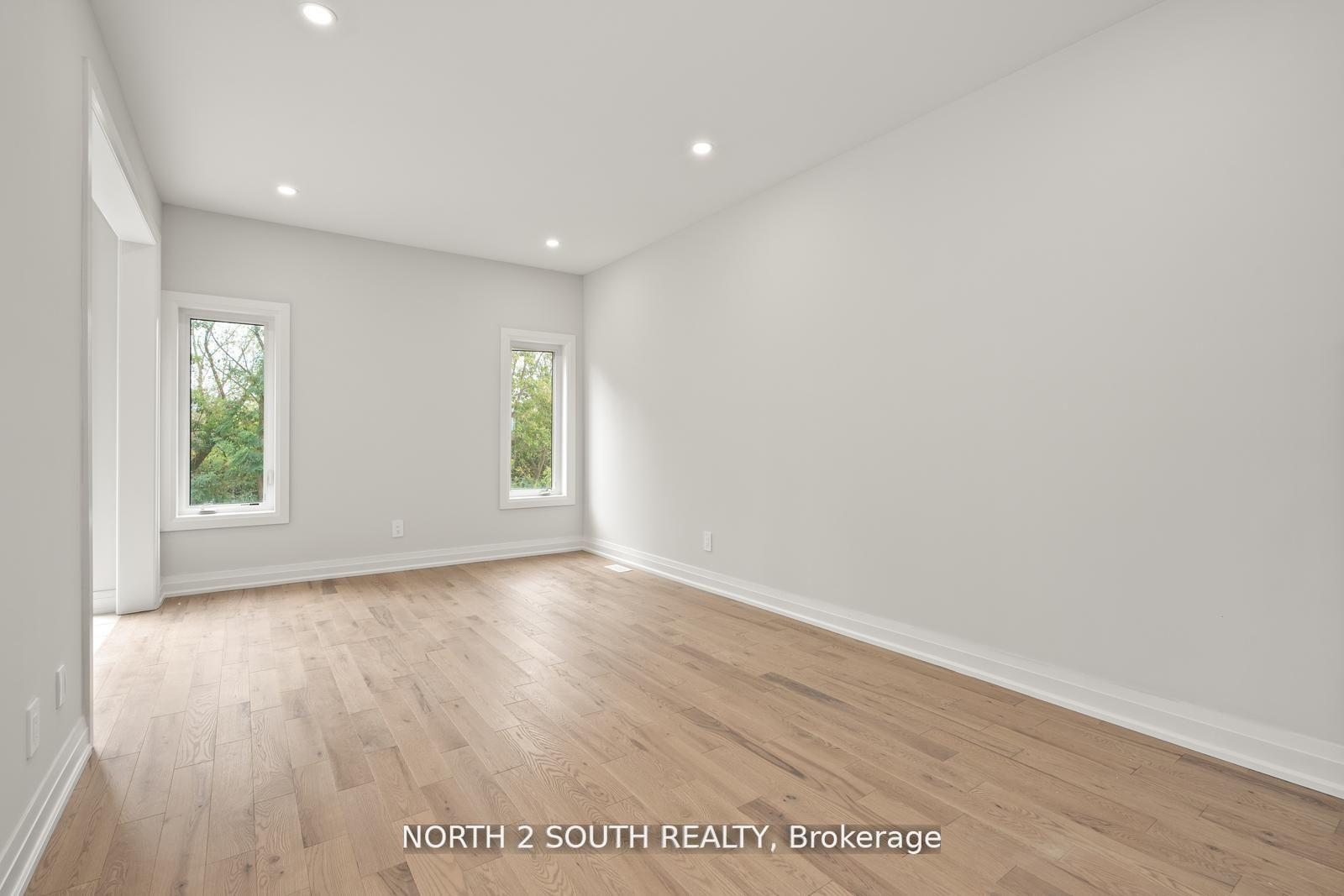 Photo 3 of 19 Virro Court, Vaughan, Elder Mills — HOMEH