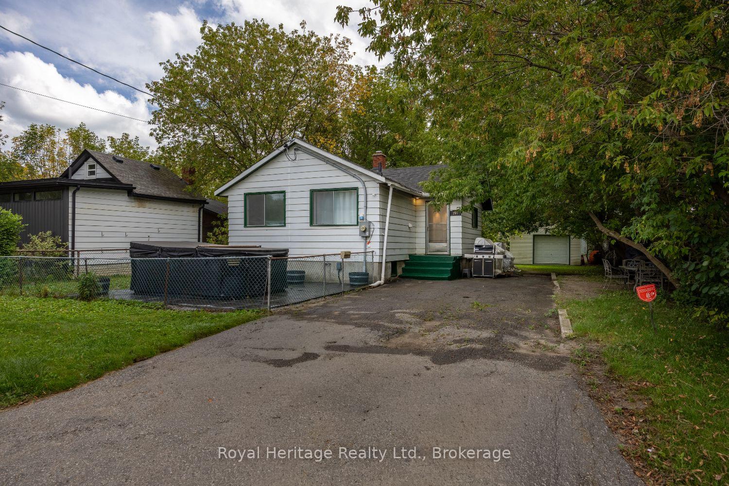Photo 1 of 207 Valencia Road, Oshawa, Lakeview — HOMEH