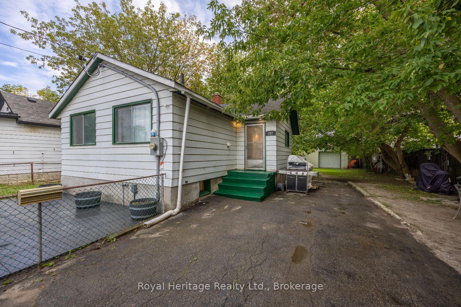 Photo 4 of 207 Valencia Road, Oshawa, Lakeview — HOMEH