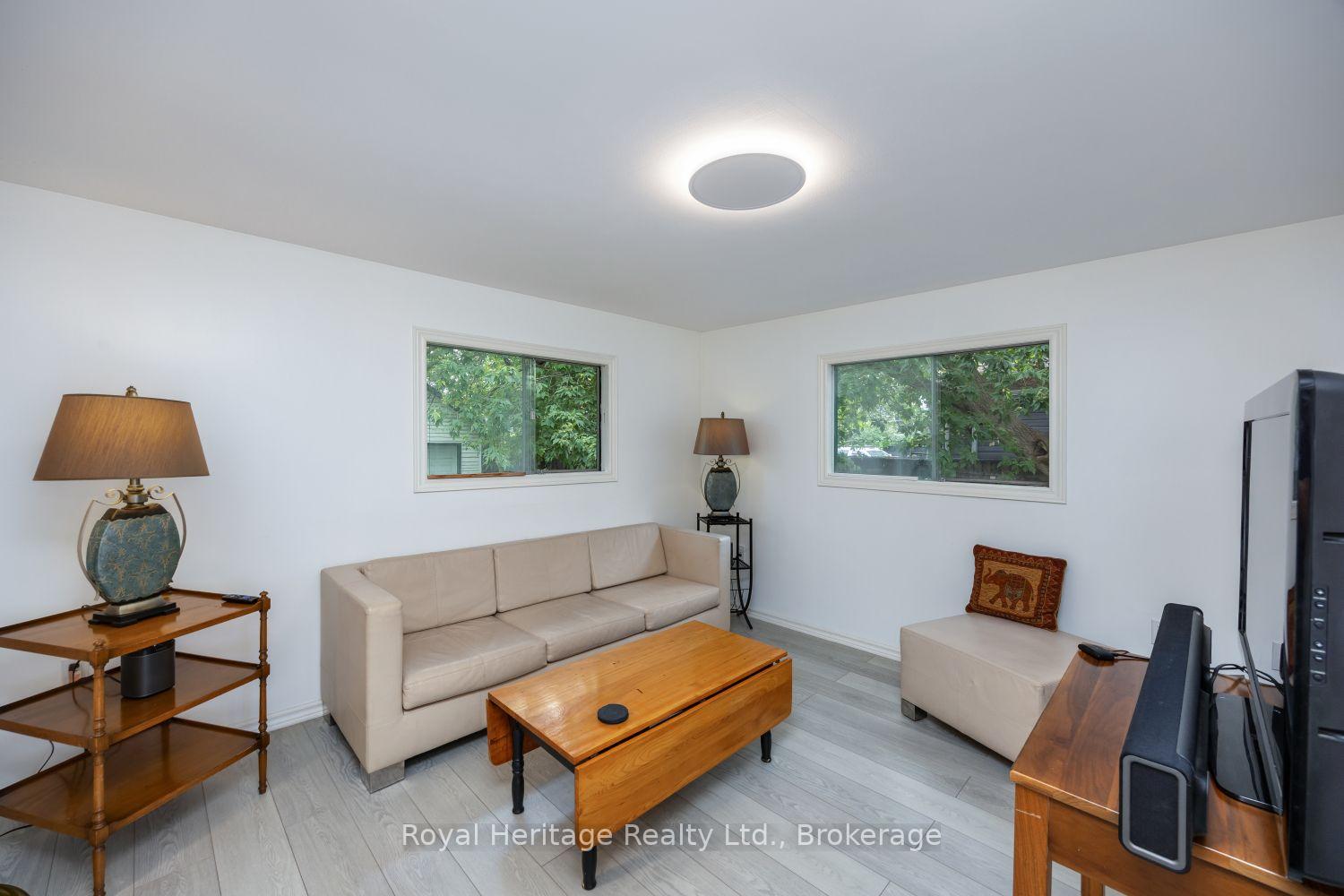 Photo 9 of 207 Valencia Road, Oshawa, Lakeview — HOMEH