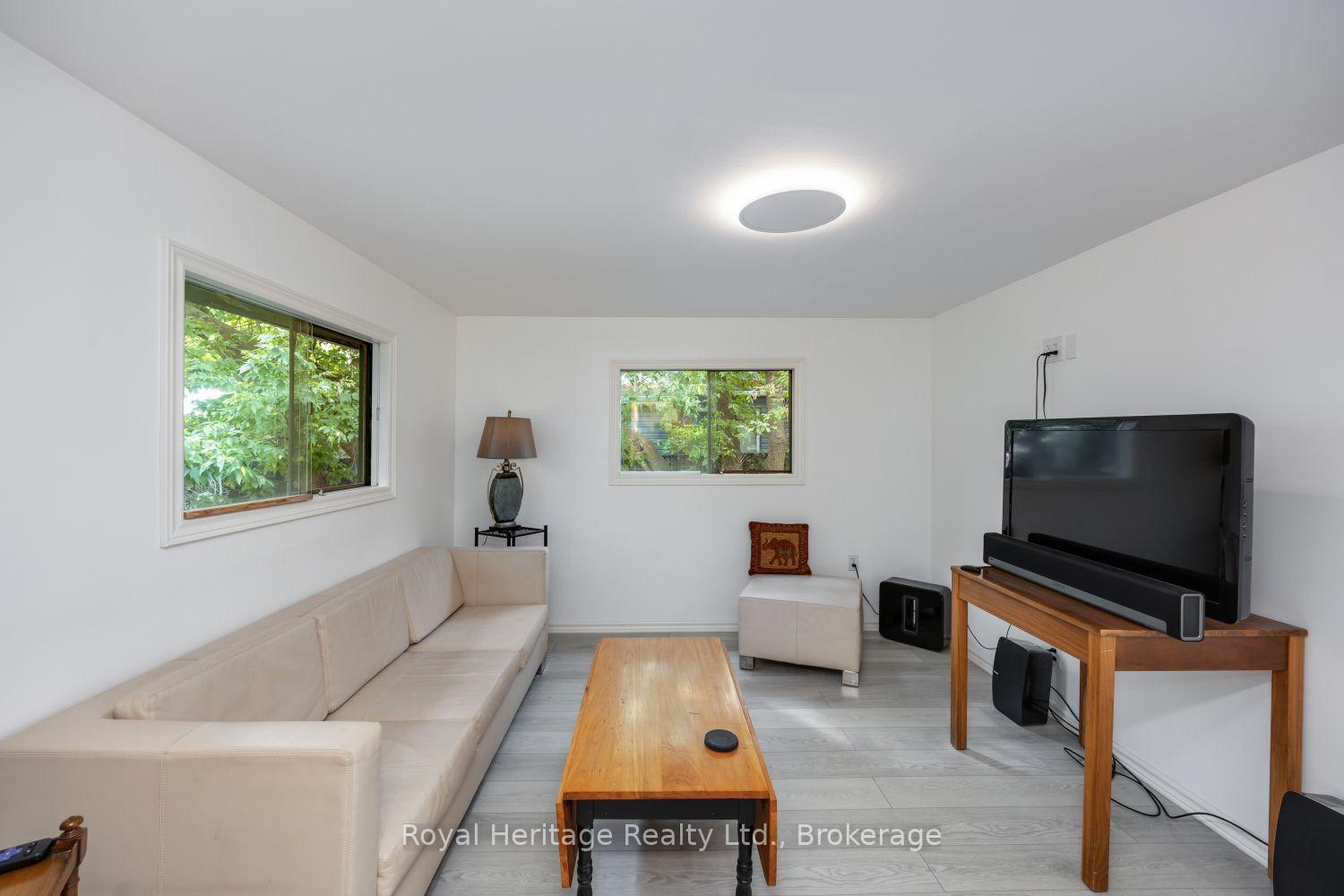 Photo 10 of 207 Valencia Road, Oshawa, Lakeview — HOMEH