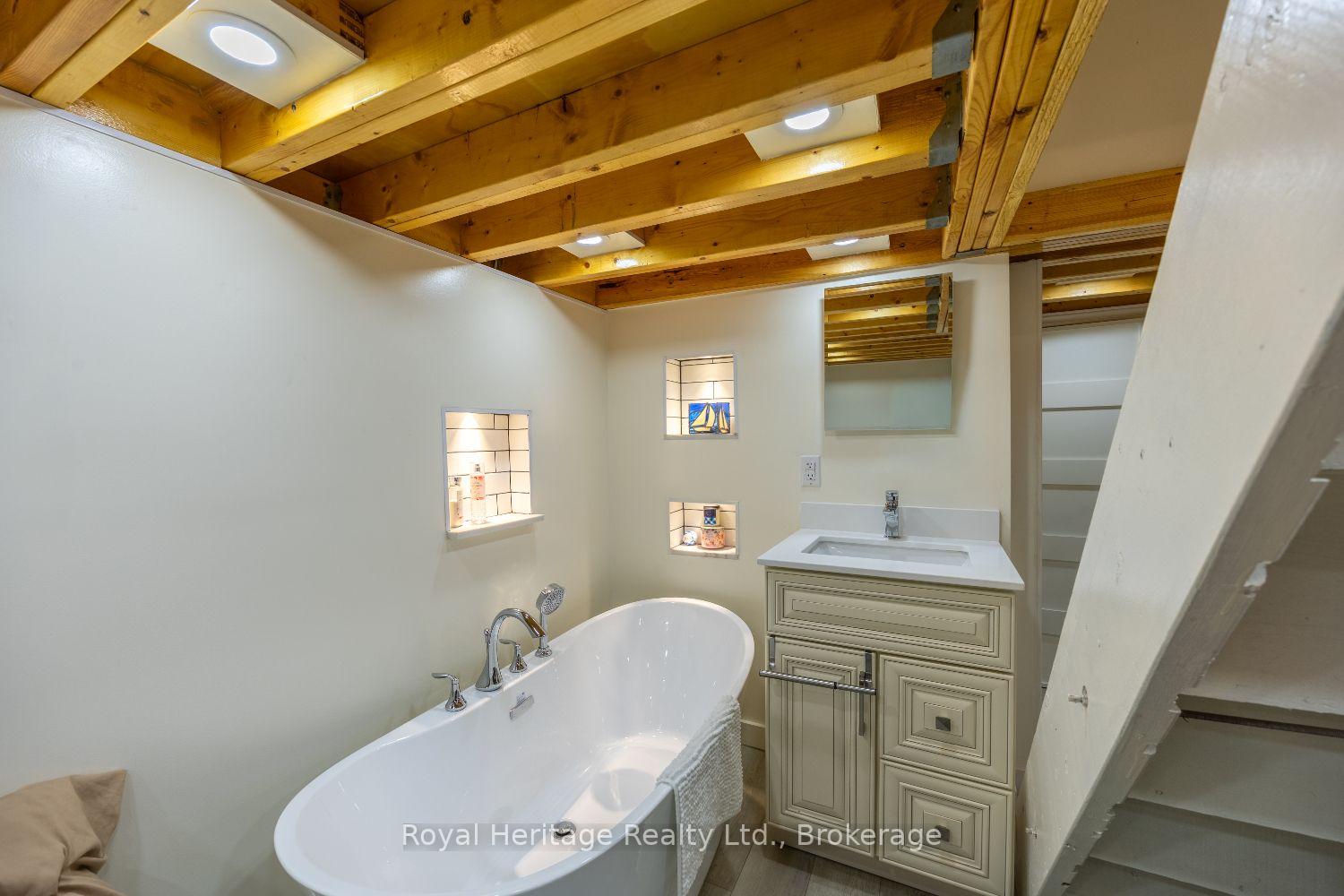 Photo 30 of 207 Valencia Road, Oshawa, Lakeview — HOMEH