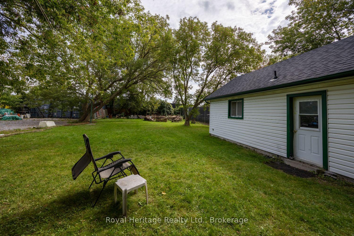 Photo 32 of 207 Valencia Road, Oshawa, Lakeview — HOMEH