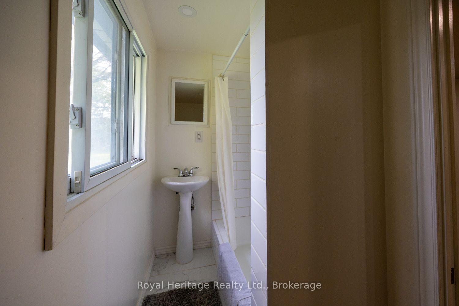 Photo 37 of 207 Valencia Road, Oshawa, Lakeview — HOMEH