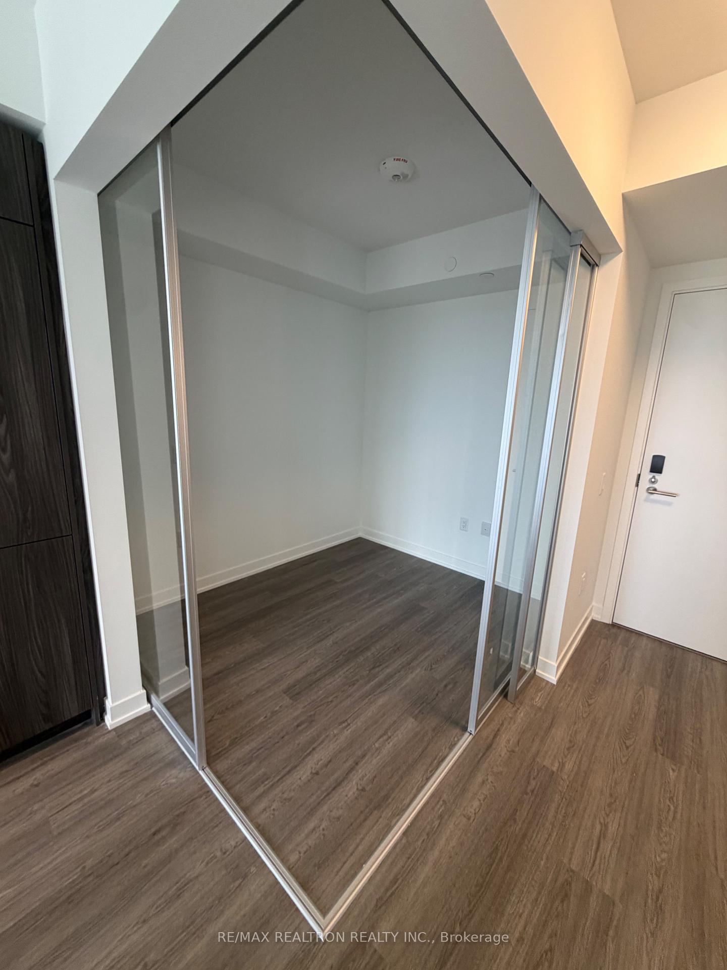 Photo 4 of Unit 2610, 15 David Salomon Drive, Toronto, Flemingdon Park — HOMEH