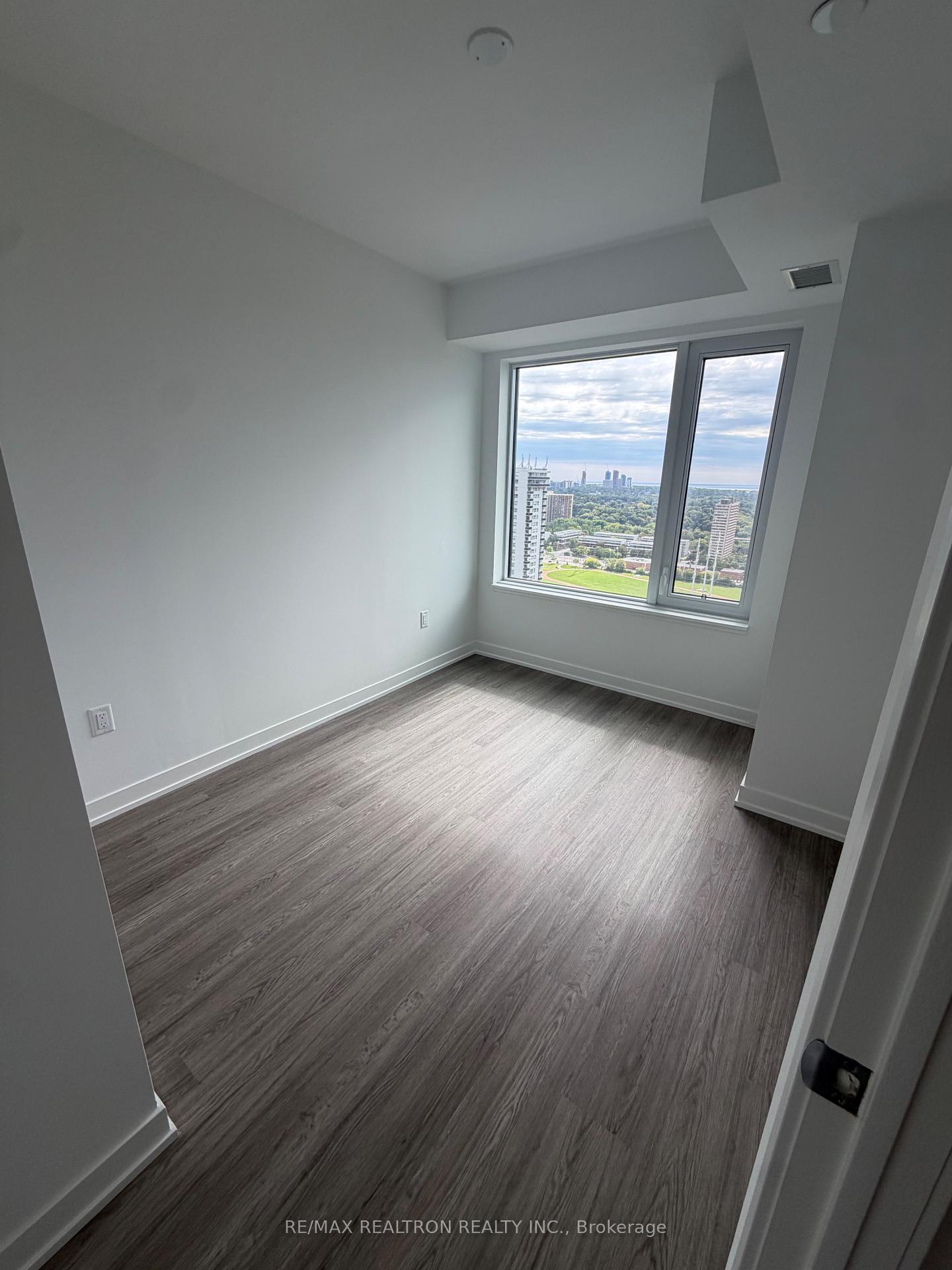 Photo 10 of Unit 2610, 15 David Salomon Drive, Toronto, Flemingdon Park — HOMEH
