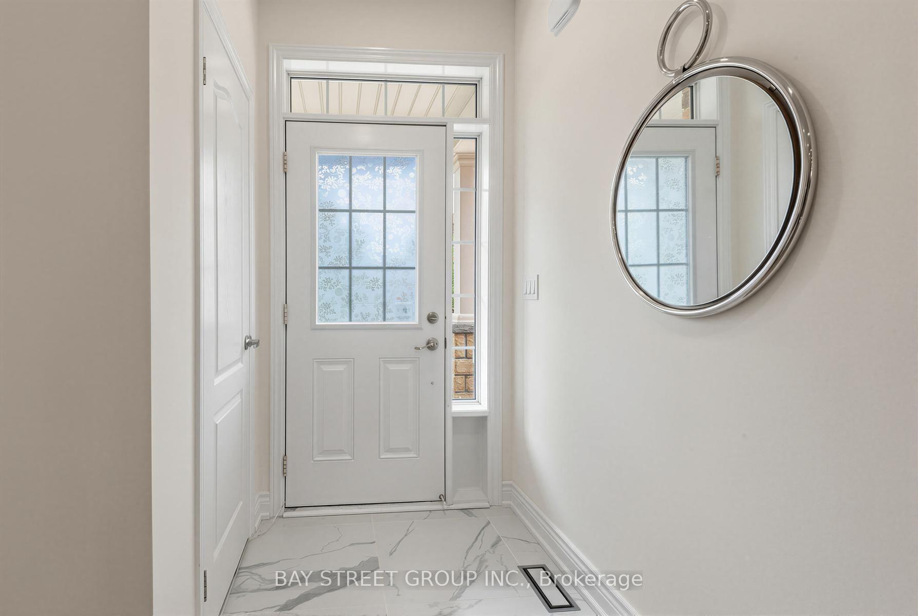 Photo 3 of 80 Living Crescent, Markham, Victoria Square — HOMEH