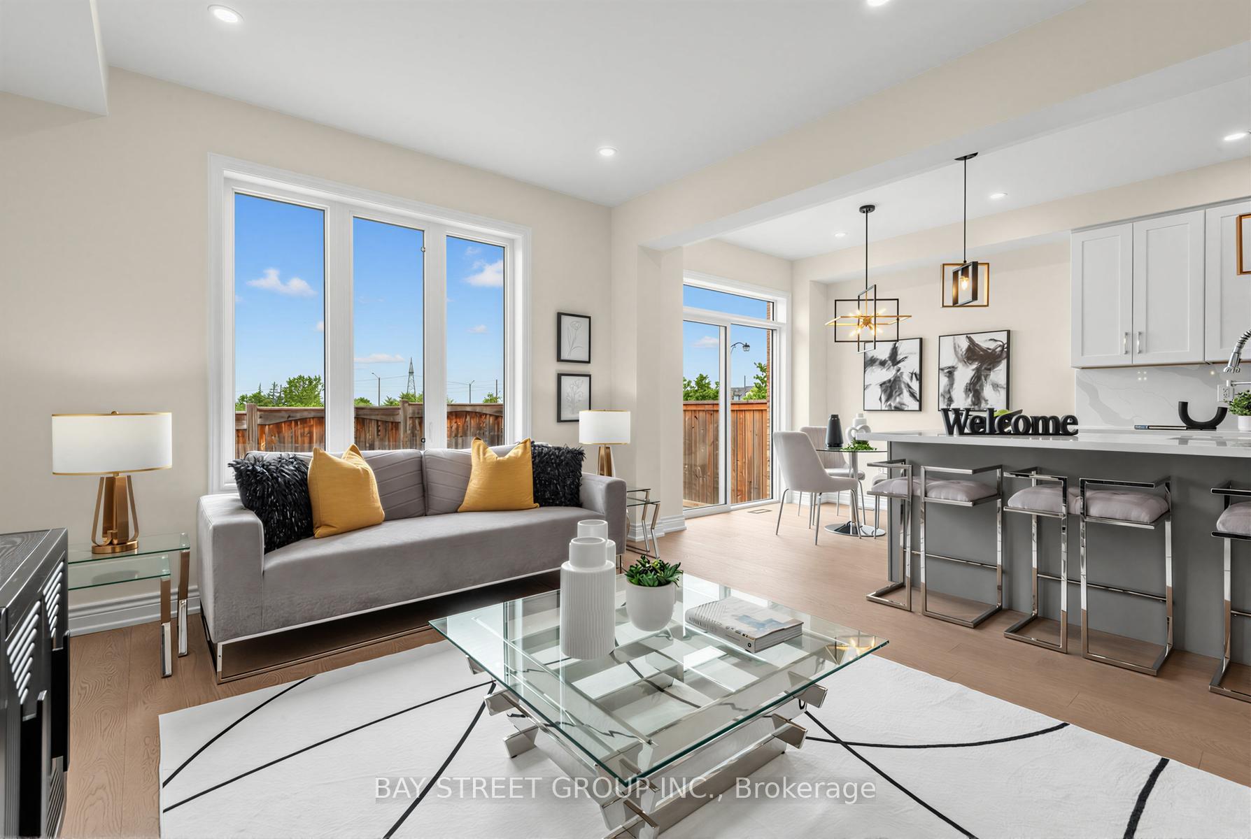 Photo 14 of 80 Living Crescent, Markham, Victoria Square — HOMEH