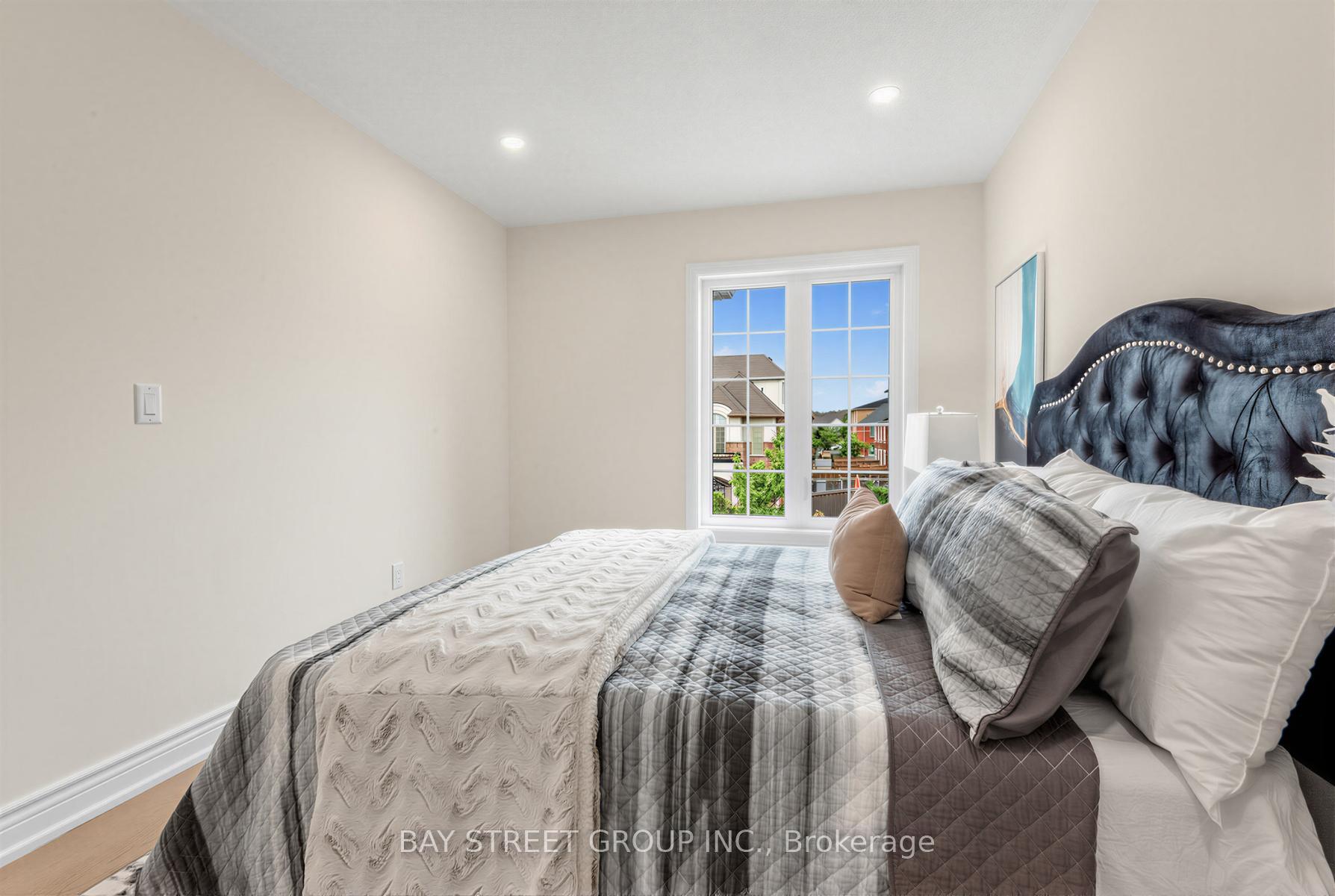 Photo 34 of 80 Living Crescent, Markham, Victoria Square — HOMEH