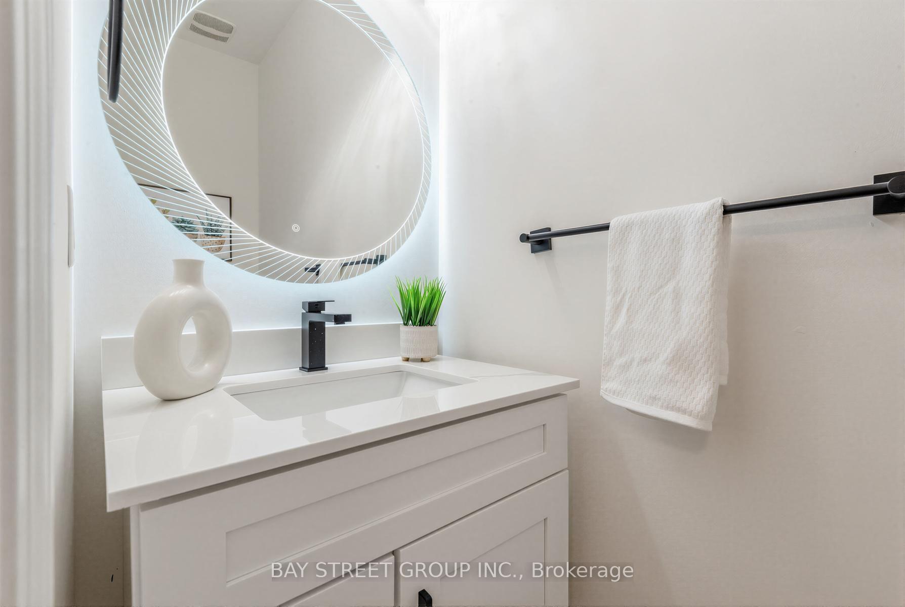 Photo 39 of 80 Living Crescent, Markham, Victoria Square — HOMEH