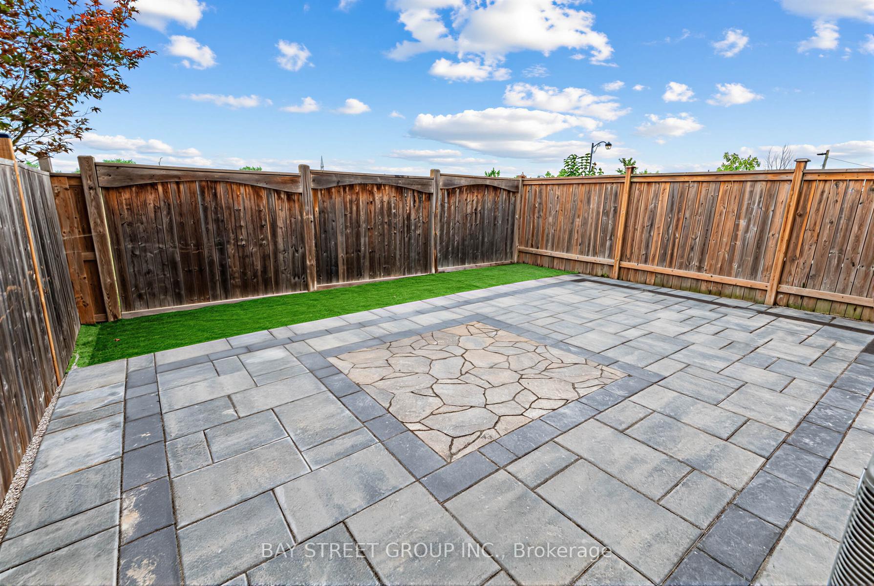 Photo 41 of 80 Living Crescent, Markham, Victoria Square — HOMEH
