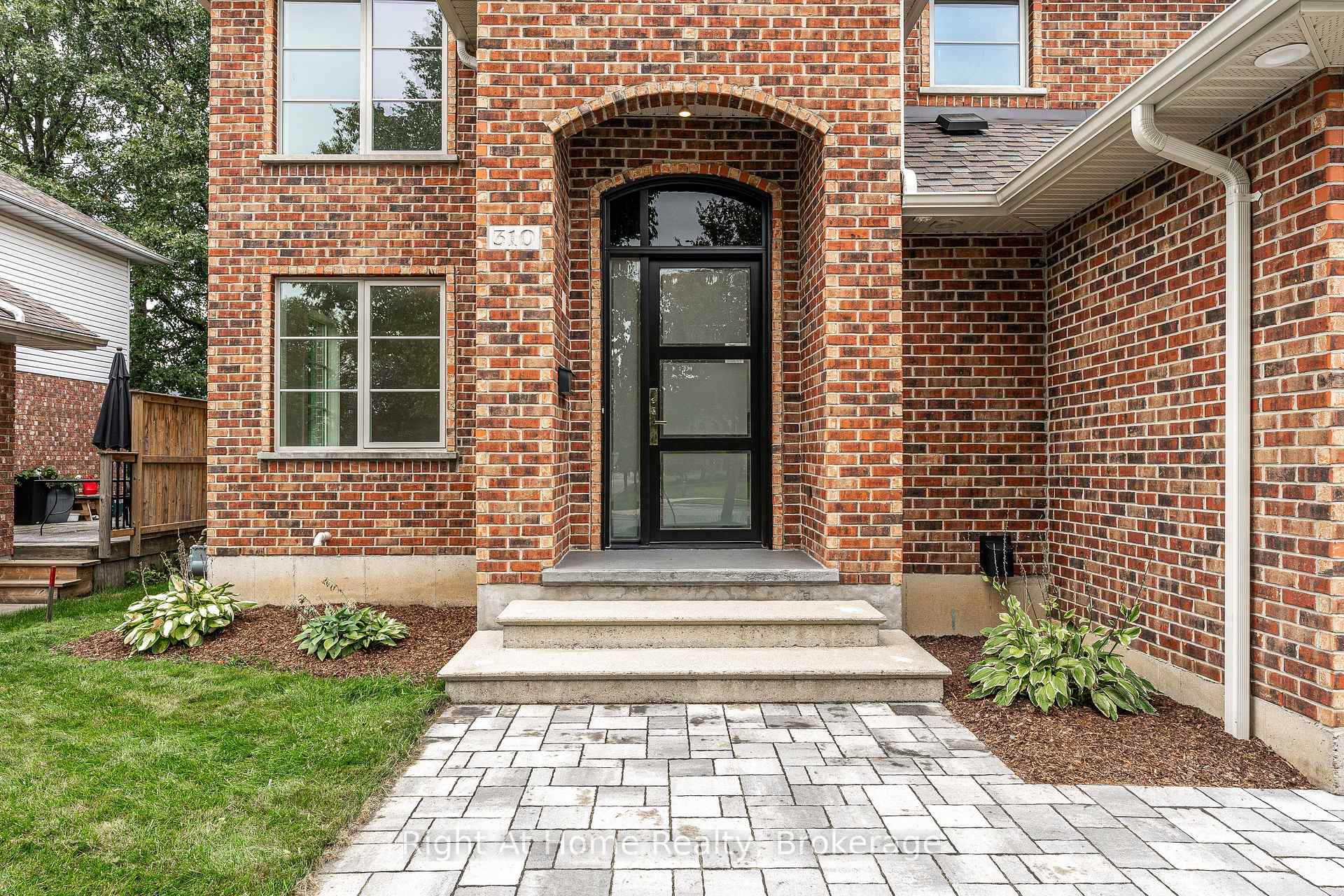 Photo 2 of 310 Briarhill Drive, Stratford — HOMEH