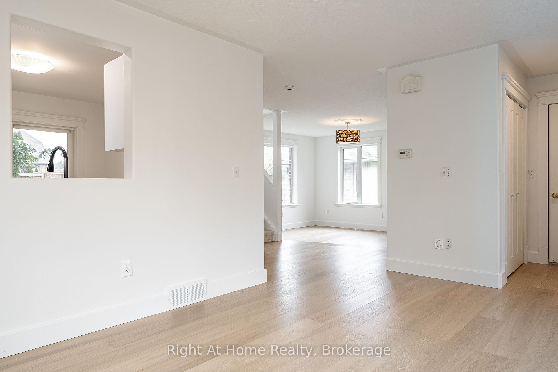 Photo 5 of 310 Briarhill Drive, Stratford — HOMEH