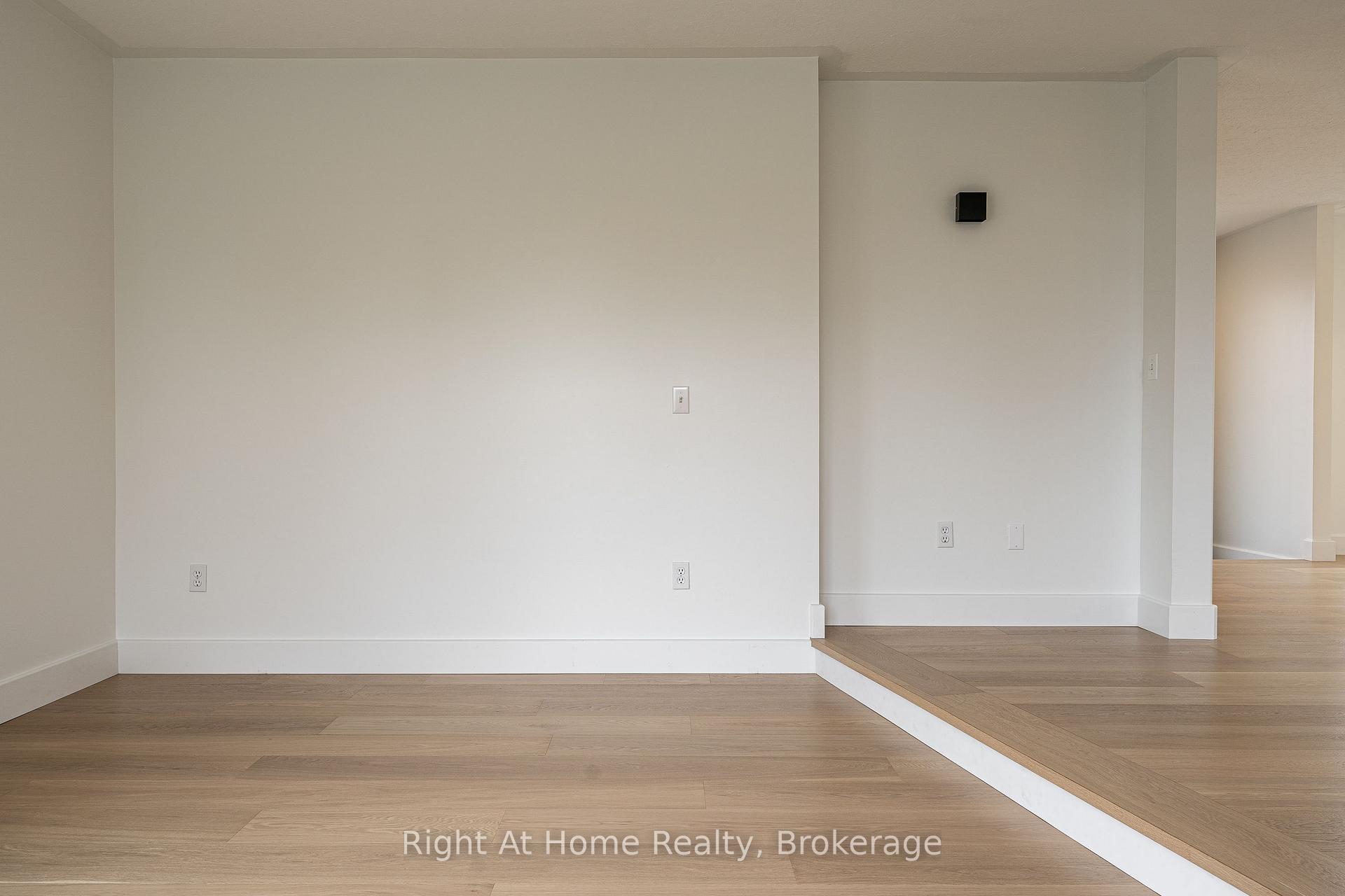 Photo 7 of 310 Briarhill Drive, Stratford — HOMEH