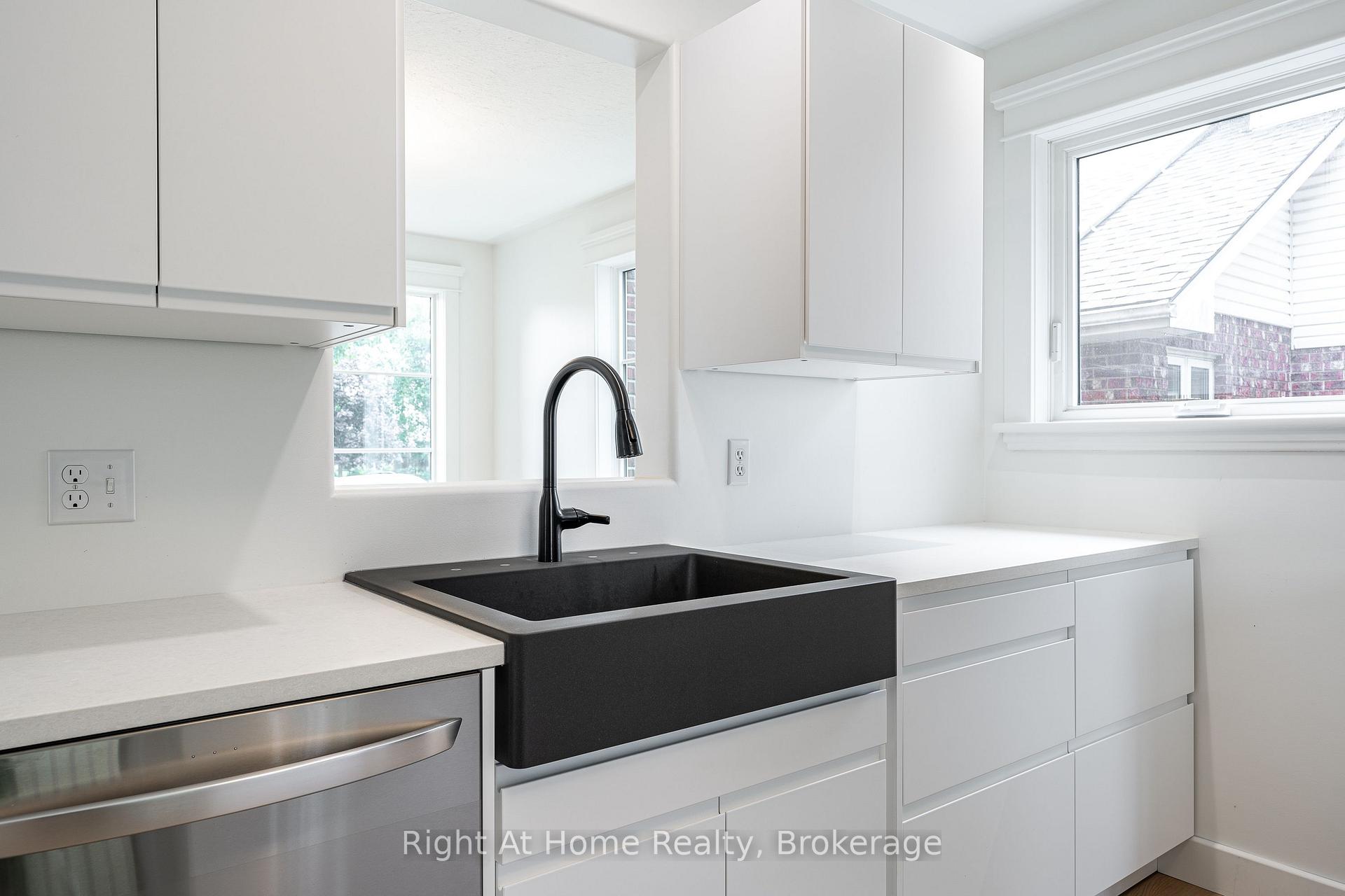 Photo 11 of 310 Briarhill Drive, Stratford — HOMEH