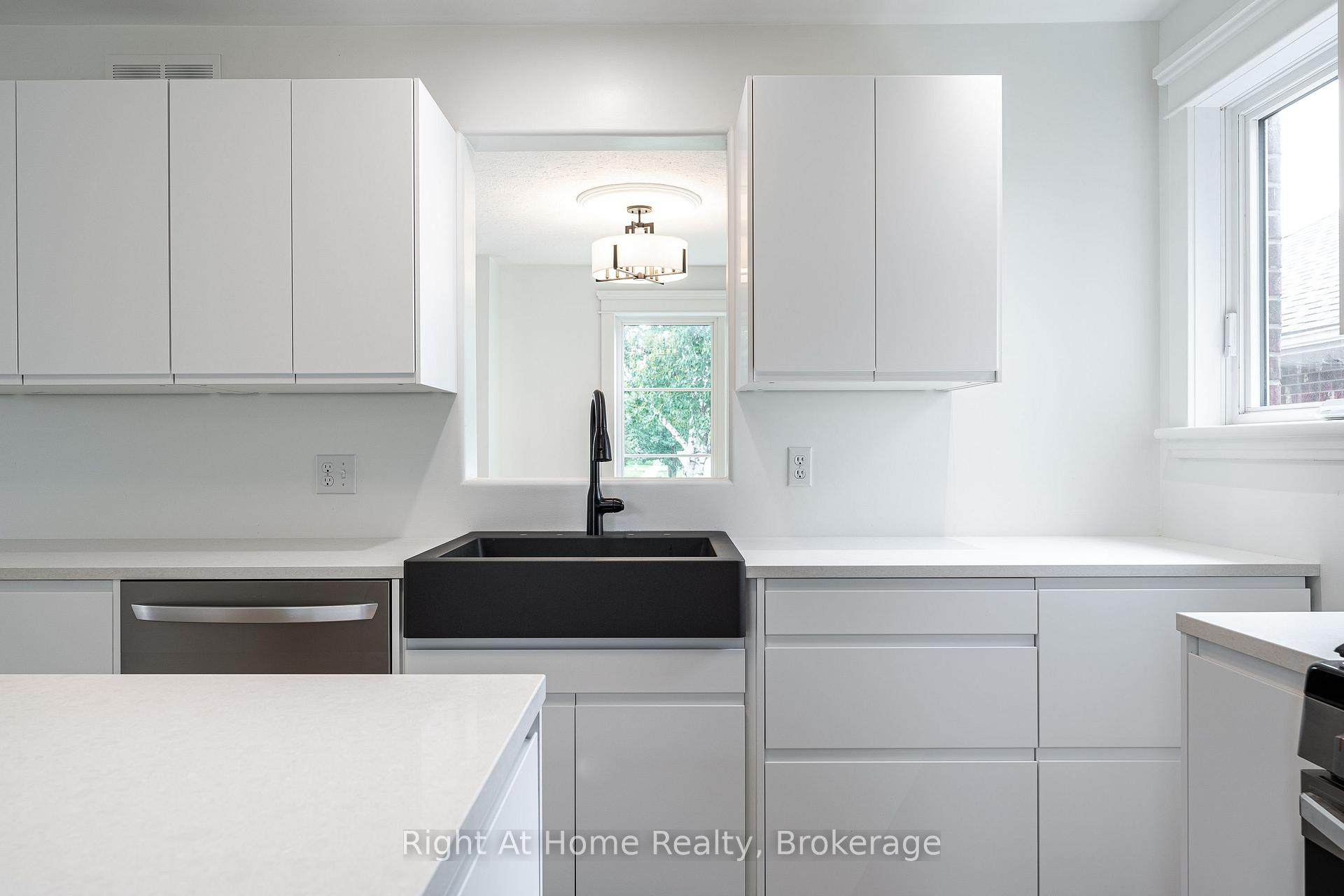 Photo 12 of 310 Briarhill Drive, Stratford — HOMEH