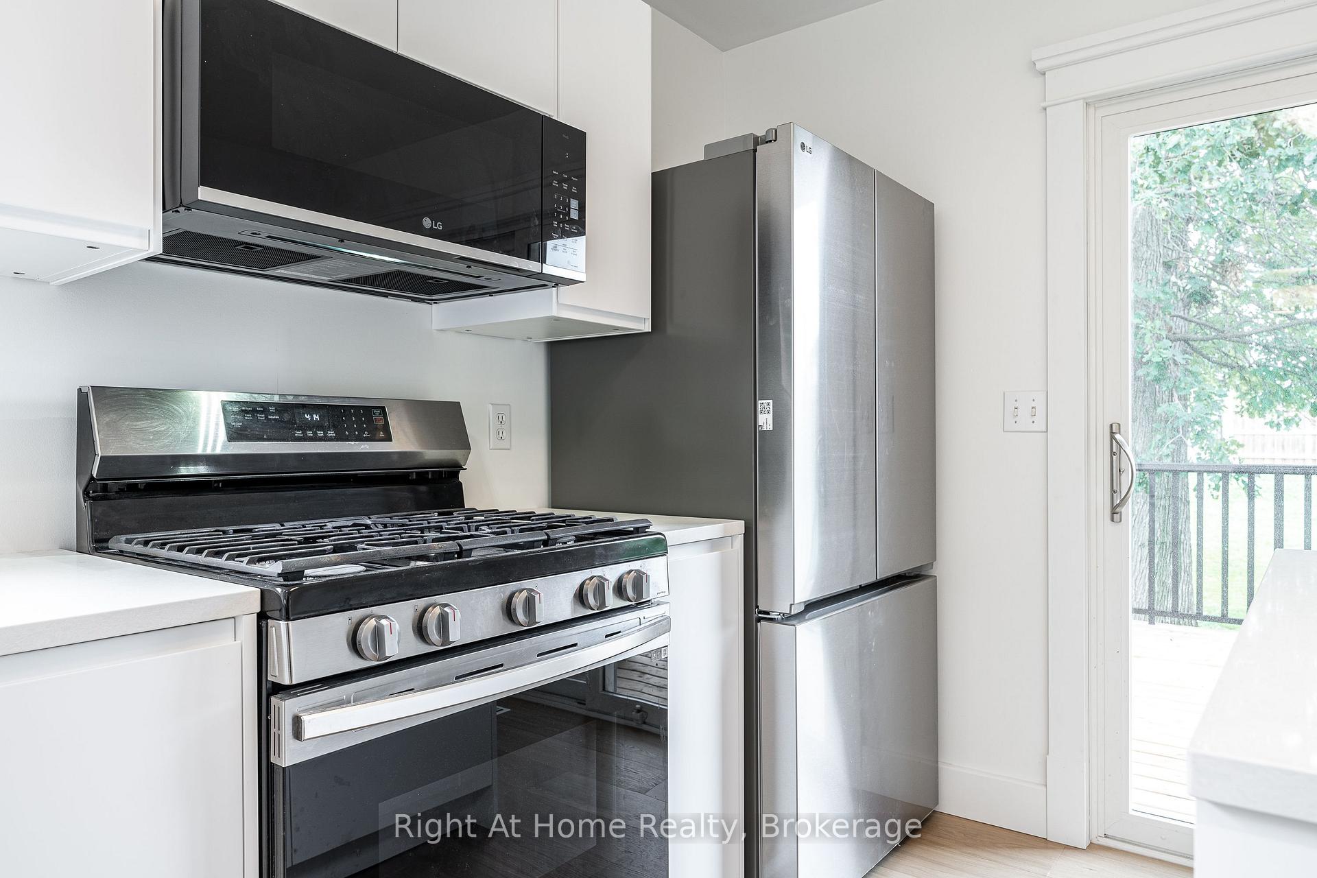 Photo 13 of 310 Briarhill Drive, Stratford — HOMEH