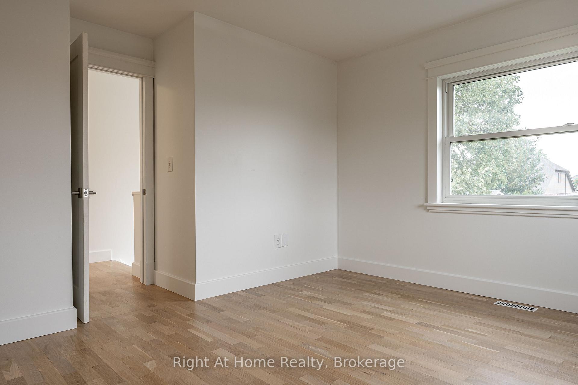 Photo 16 of 310 Briarhill Drive, Stratford — HOMEH