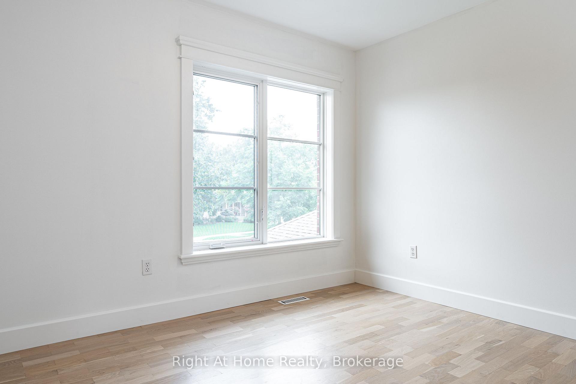 Photo 23 of 310 Briarhill Drive, Stratford — HOMEH