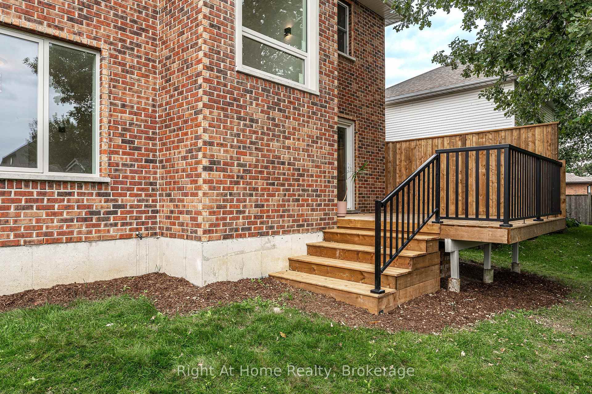 Photo 31 of 310 Briarhill Drive, Stratford — HOMEH