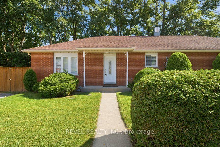Photo 2 of Unit B, 286 Oakland Road, Brant, Oakland — HOMEH