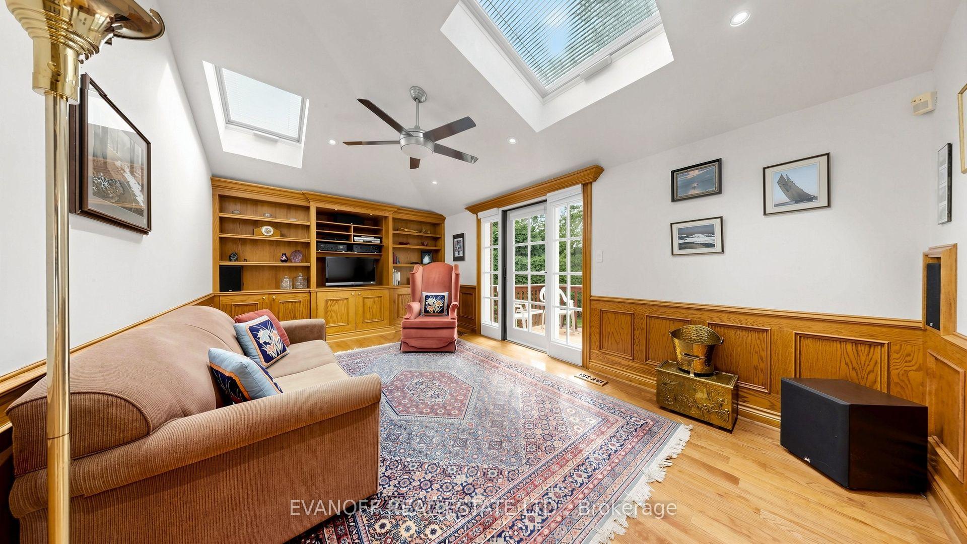 Photo 11 of 4 Galloway Road, Scarborough, Guildwood — HOMEH