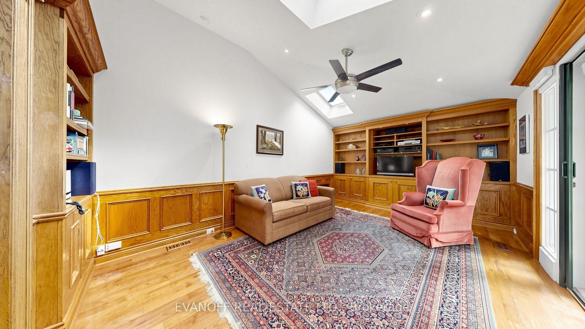 Photo 14 of 4 Galloway Road, Scarborough, Guildwood — HOMEH
