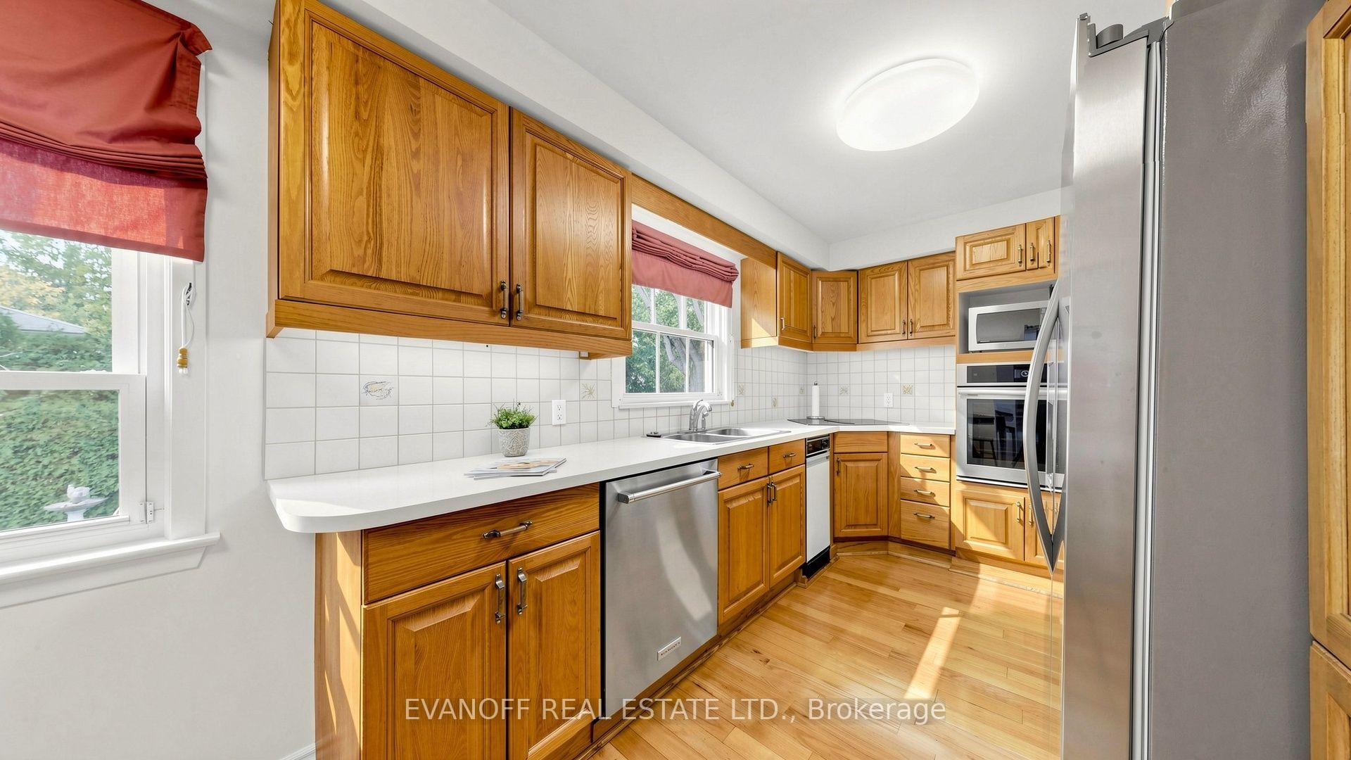 Photo 15 of 4 Galloway Road, Scarborough, Guildwood — HOMEH