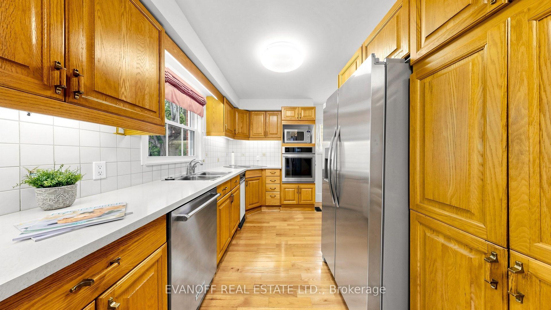 Photo 16 of 4 Galloway Road, Scarborough, Guildwood — HOMEH