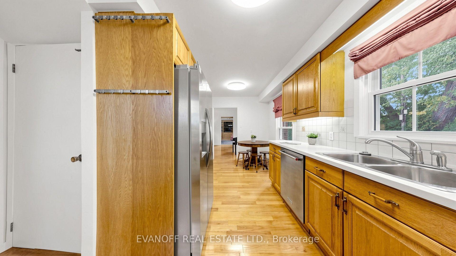 Photo 18 of 4 Galloway Road, Scarborough, Guildwood — HOMEH