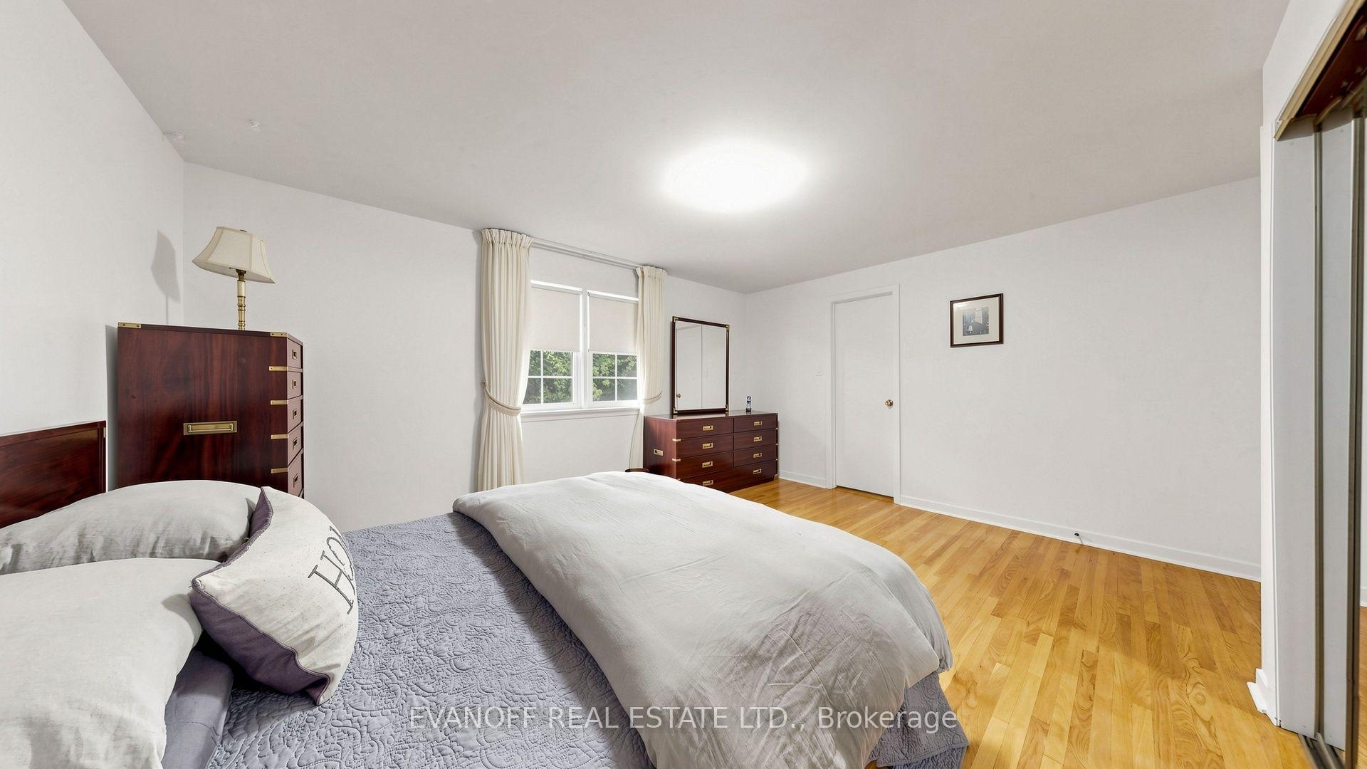Photo 23 of 4 Galloway Road, Scarborough, Guildwood — HOMEH