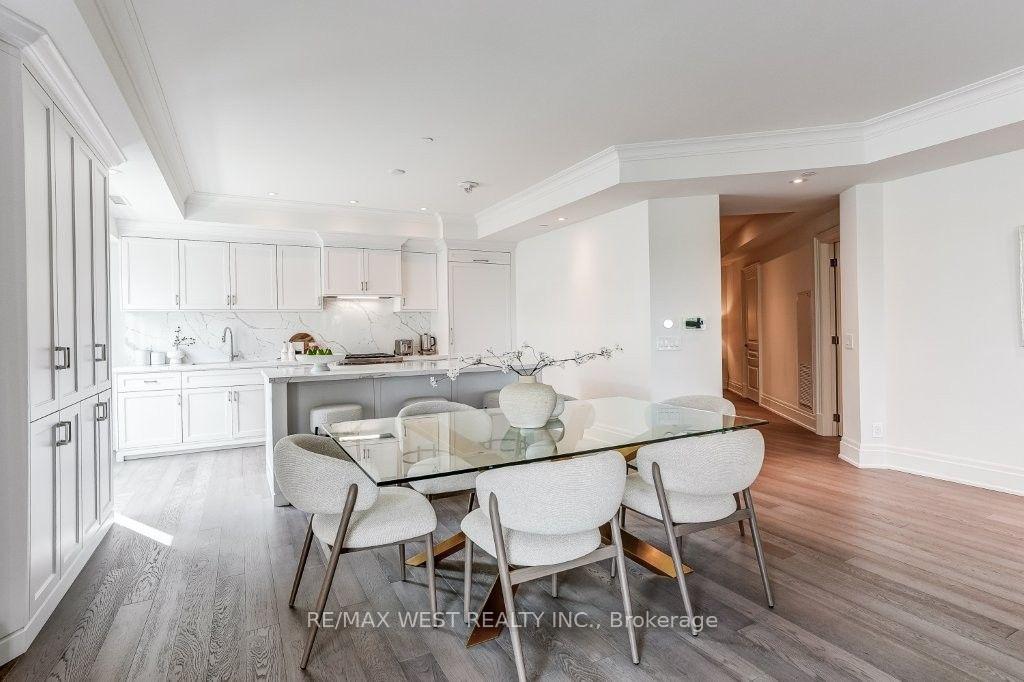 Photo 16 of Unit 302, 4 The Kingsway, Etobicoke, Kingsway South — HOMEH