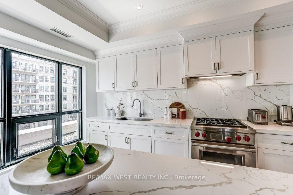 Photo 26 of Unit 302, 4 The Kingsway, Etobicoke, Kingsway South — HOMEH