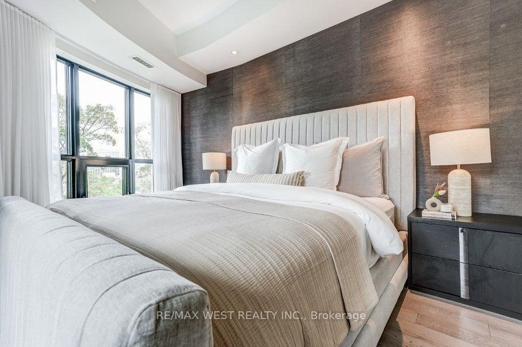 Photo 31 of Unit 302, 4 The Kingsway, Etobicoke, Kingsway South — HOMEH