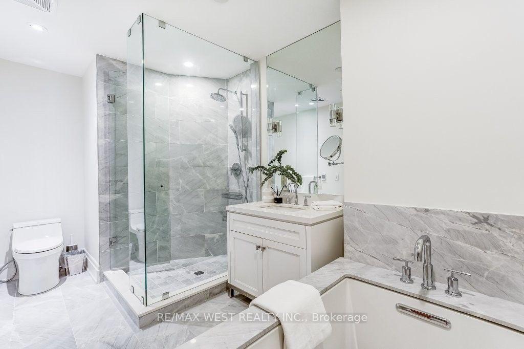 Photo 34 of Unit 302, 4 The Kingsway, Etobicoke, Kingsway South — HOMEH