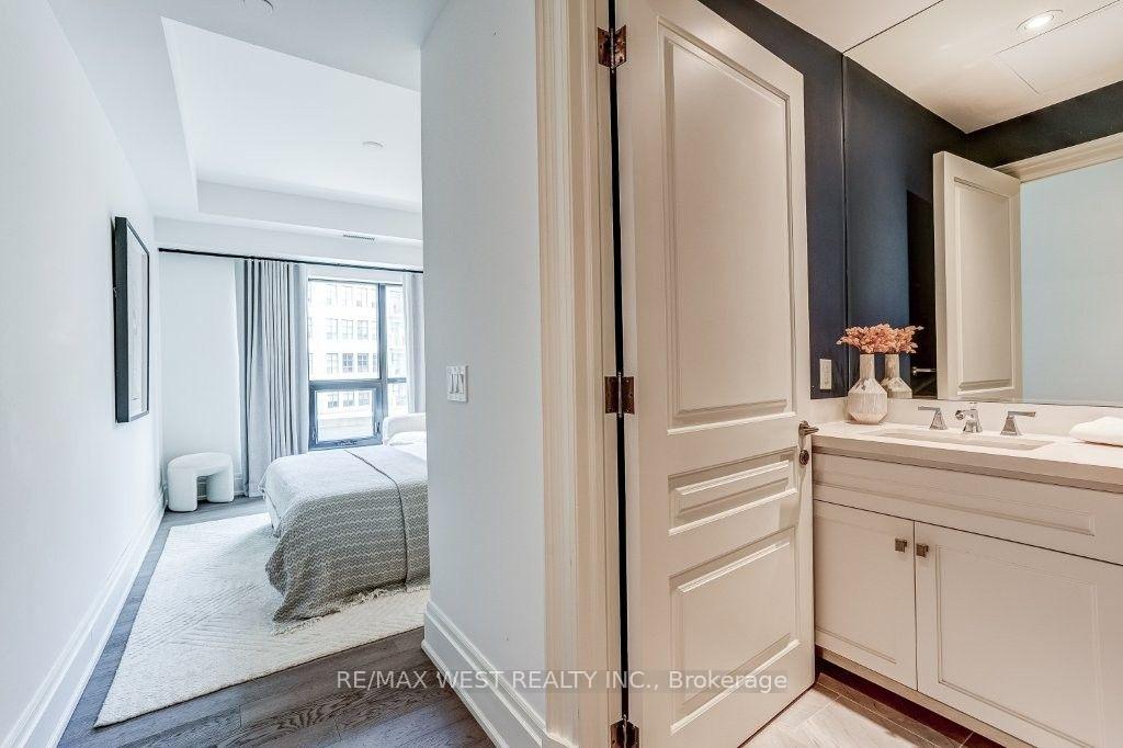 Photo 35 of Unit 302, 4 The Kingsway, Etobicoke, Kingsway South — HOMEH