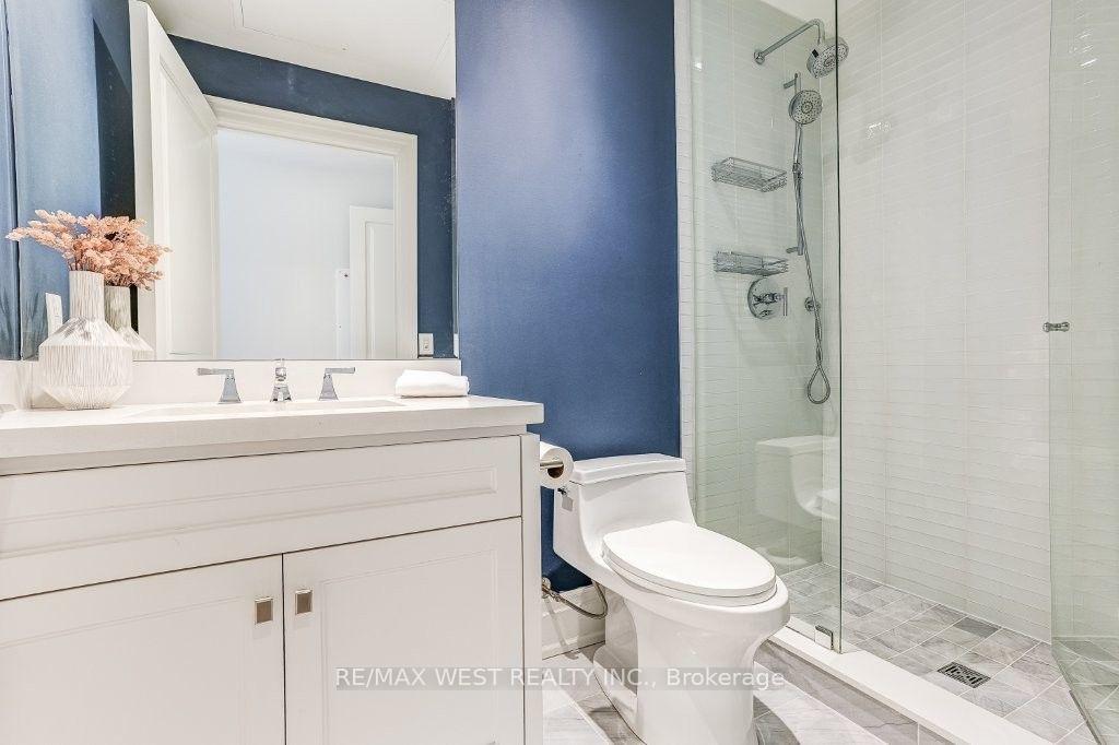 Photo 39 of Unit 302, 4 The Kingsway, Etobicoke, Kingsway South — HOMEH