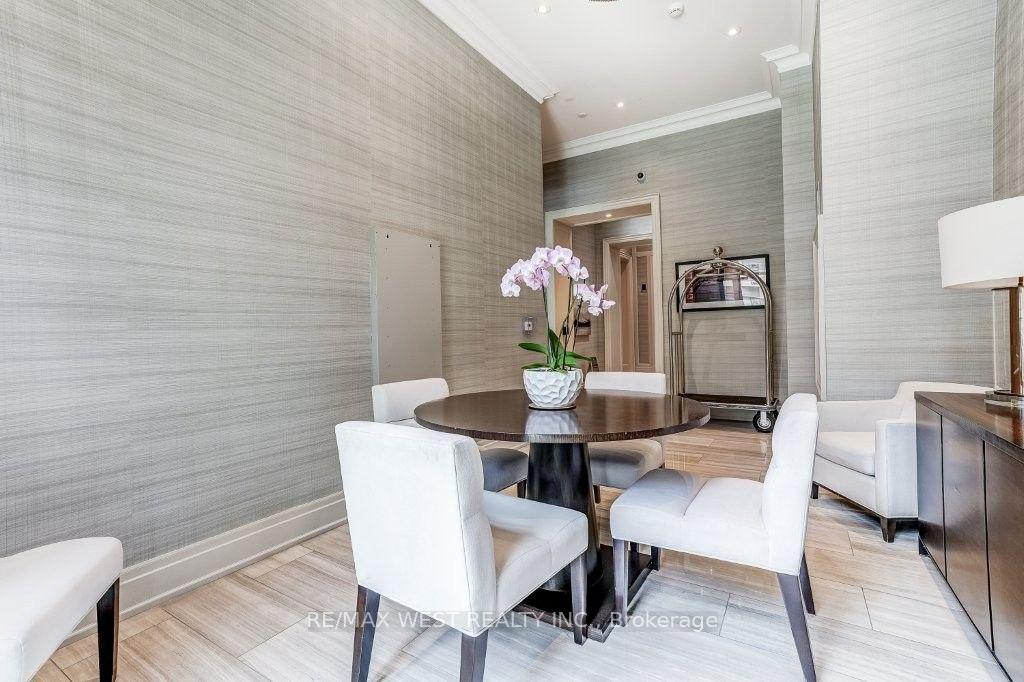 Photo 45 of Unit 302, 4 The Kingsway, Etobicoke, Kingsway South — HOMEH