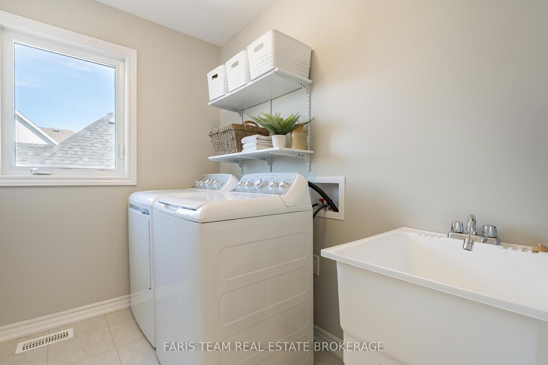 Photo 25 of 207 Springfield Crescent, Clearview, Stayner — HOMEH