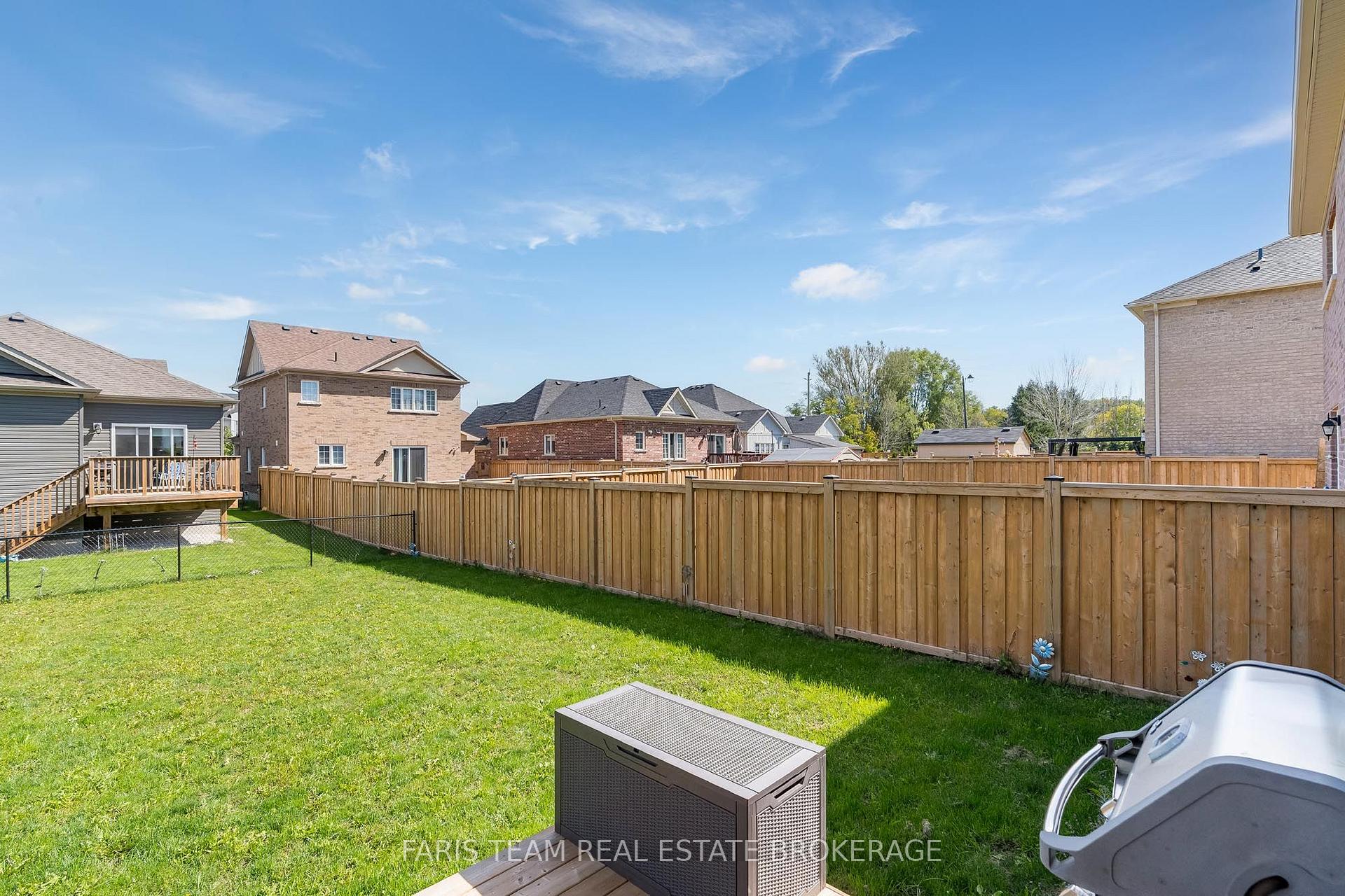 Photo 27 of 207 Springfield Crescent, Clearview, Stayner — HOMEH