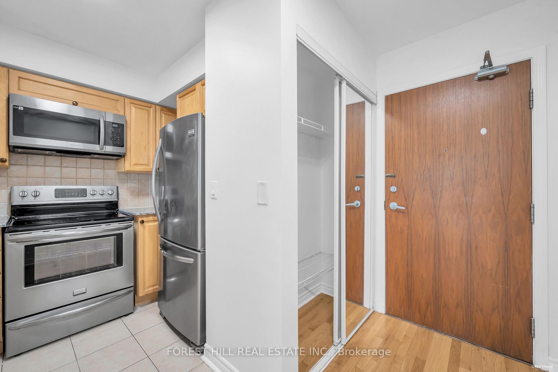 Photo 15 of Unit 705, 33 Elm Drive W, Mississauga, City Centre — HOMEH