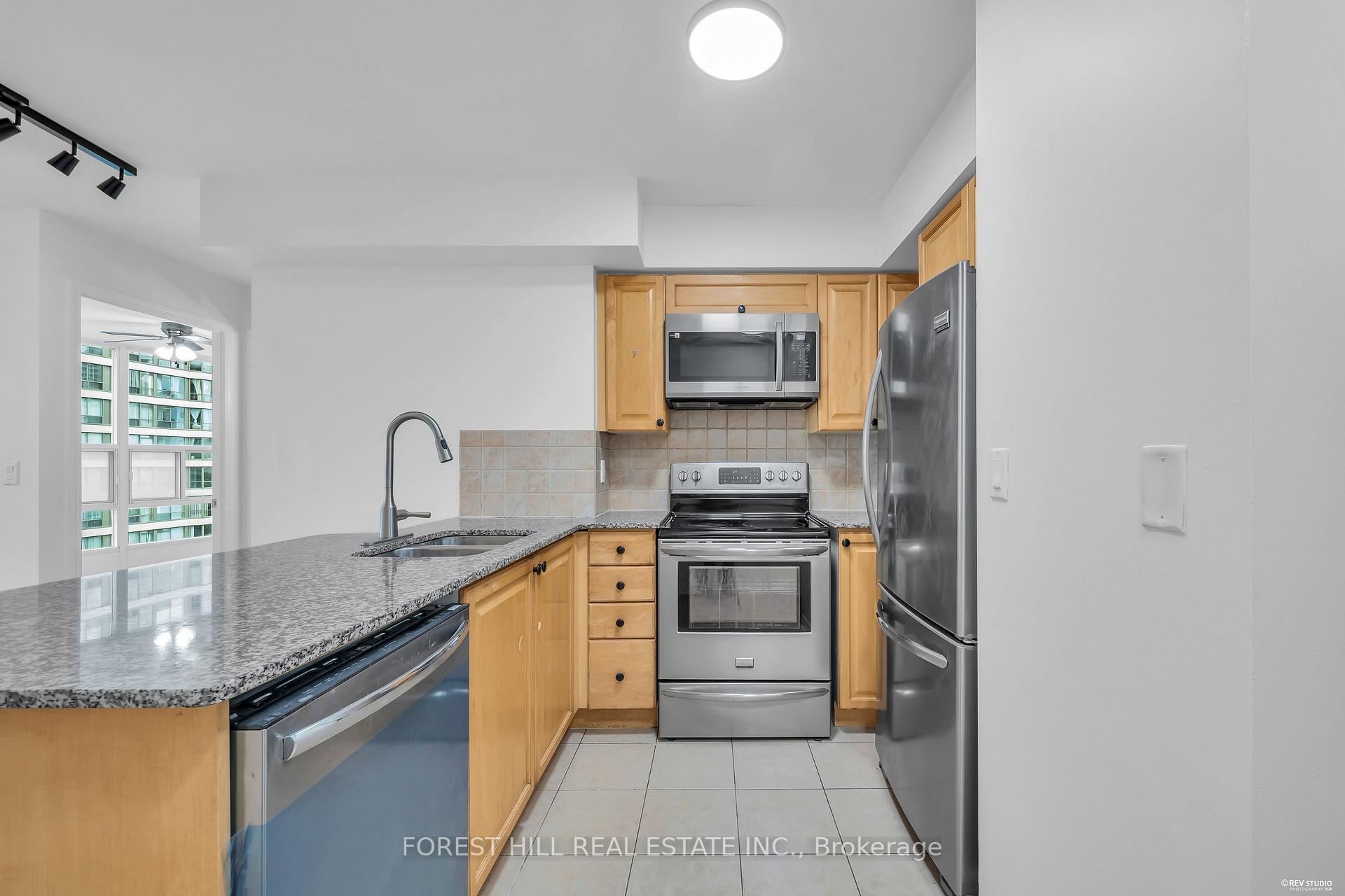 Photo 19 of Unit 705, 33 Elm Drive W, Mississauga, City Centre — HOMEH